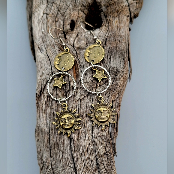 Celestial Vintage Dangle Earrings - Picture 2 of 4